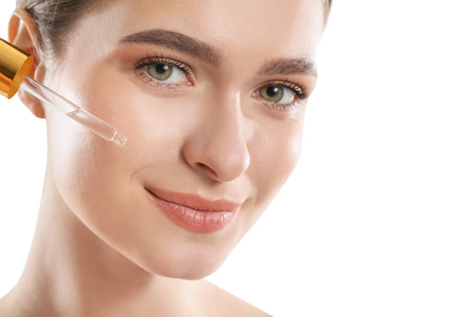 A patient after facial aesthetic surgery at Luma Clinic Türkiye